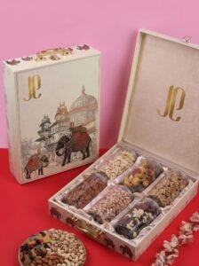 Royal 6-Delight Nut & Fruit Combo – Ultimate Snacking Set