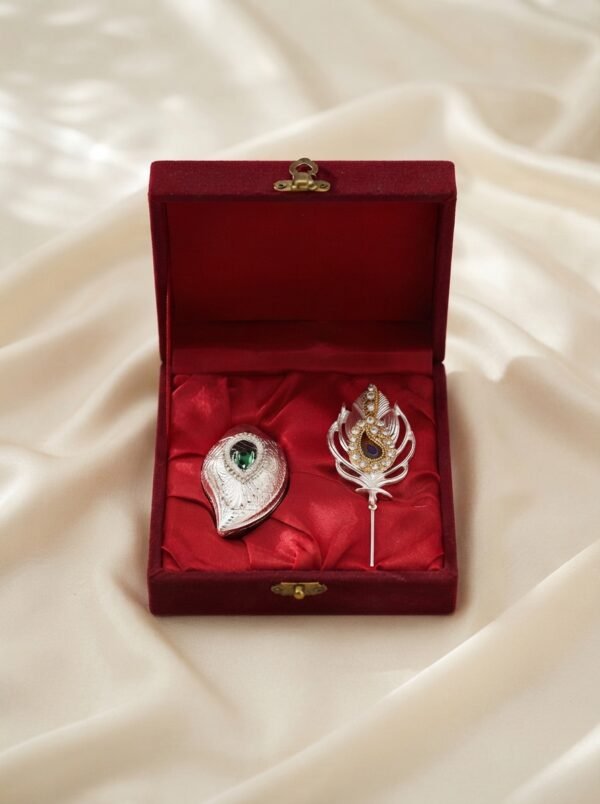 Royal Peacock Feather Set – Silver Brooch & Lapel Pin