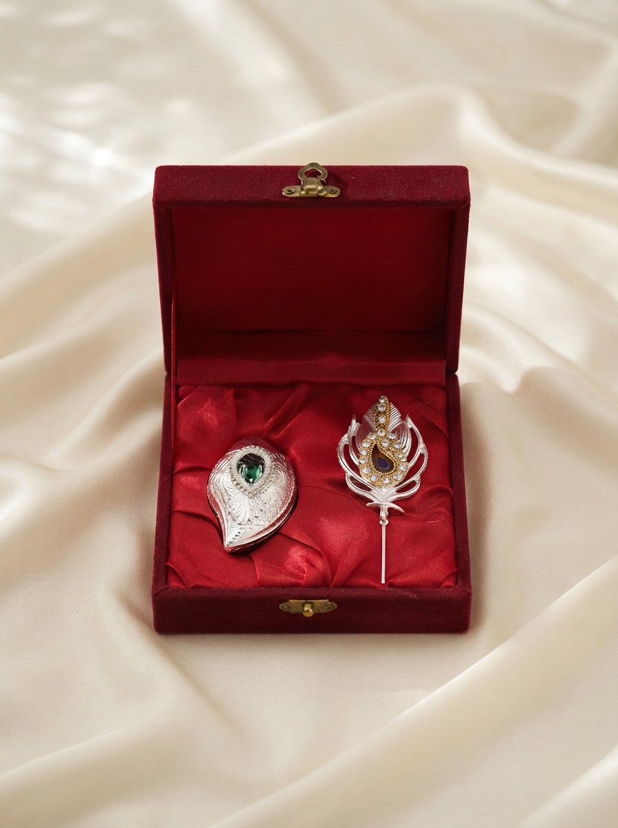 Royal Peacock Feather Set – Silver Brooch & Lapel Pin