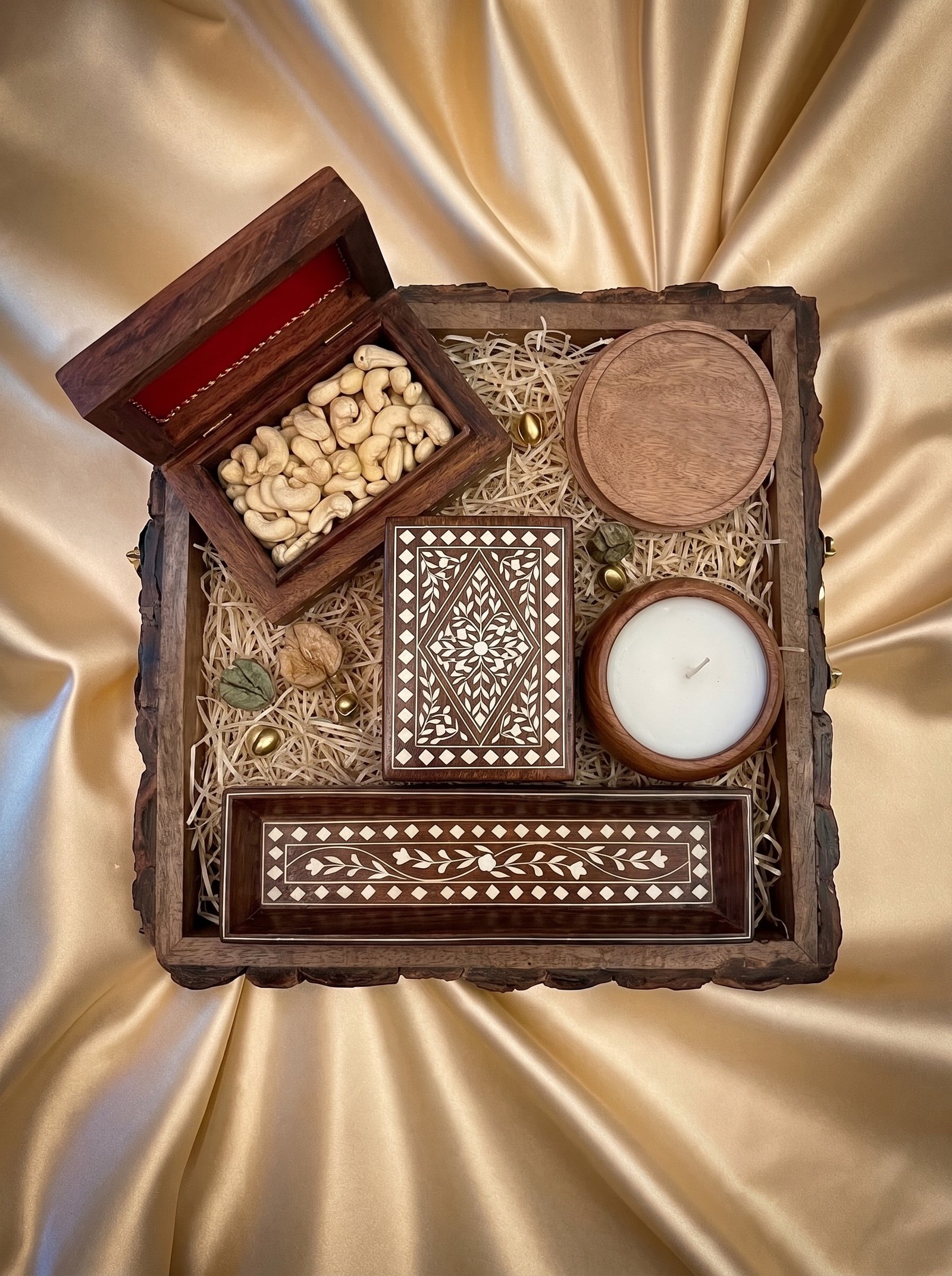 Diwali Gift Hamper Luxury – Celebrate the Festival of Lights in Royal Style