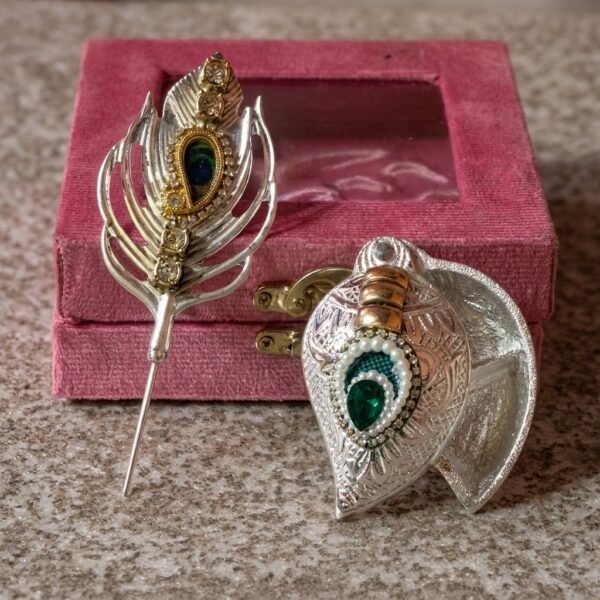 Emerald Leaf Trinket Box – Jeweled Silver Keepsake with Feather Pin
