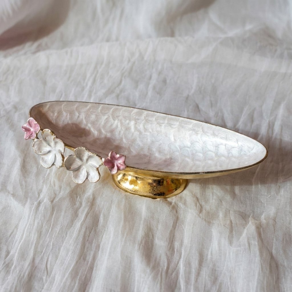 Blossom Petal Bowl – Textured Enamel Dish with Golden Base